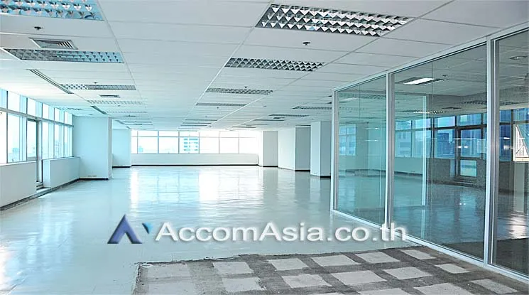 unit Office space For Rent in Silom, Bangkok  near BTS Surasak (AA10945)
